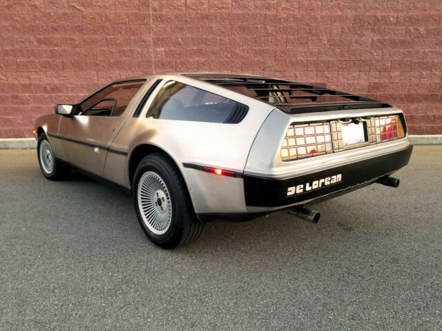 1981 DeLorean DMC 12 coupe - photo 8