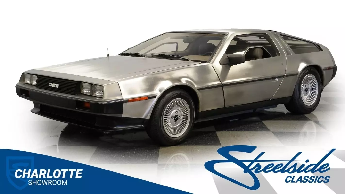 DELOREAN DMC 12 BACK TO THE FUTURE CLASSIC VINTAGE 2.8L V6 1981 DeLorean DMC-12
