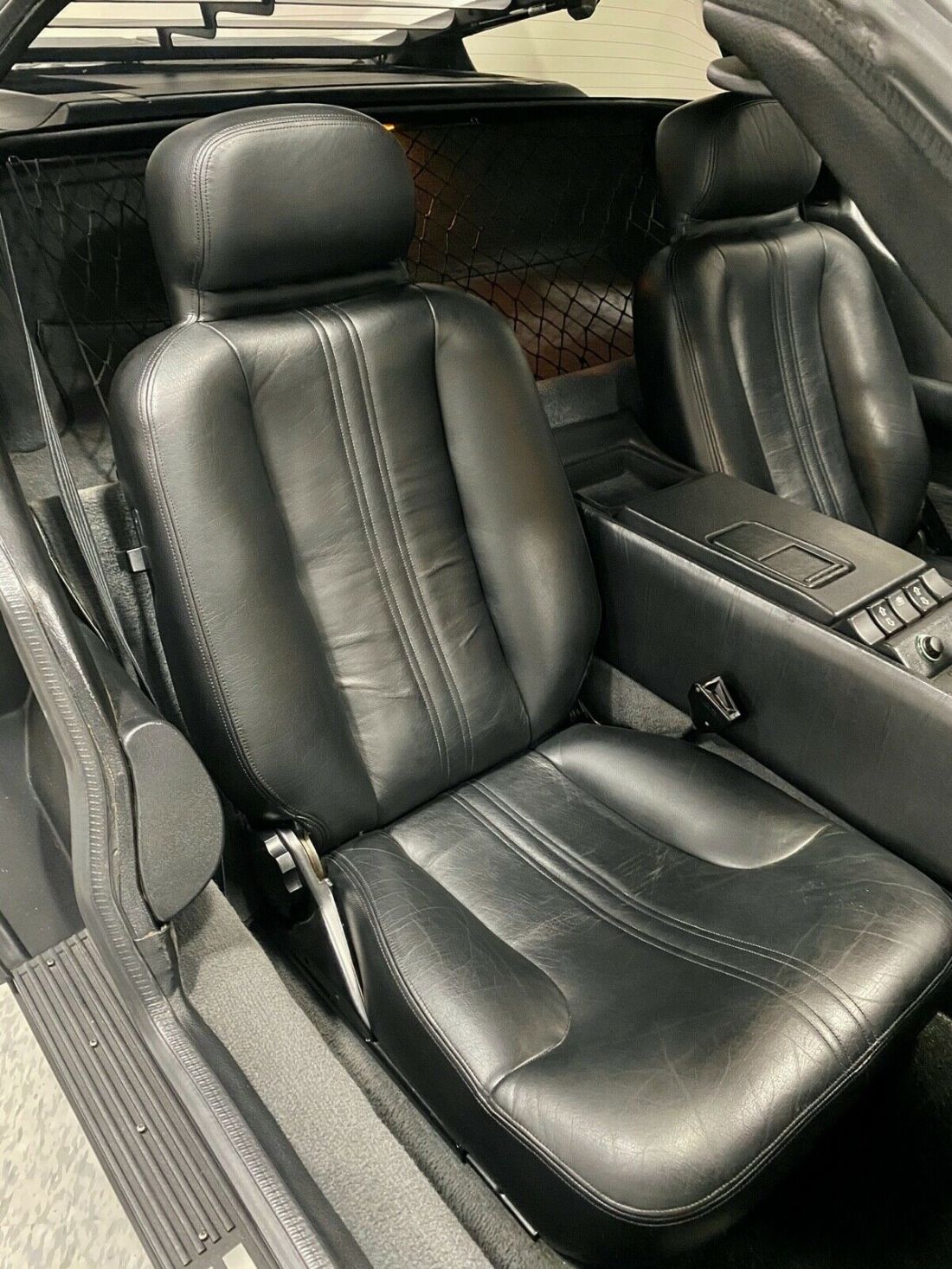 1981 DeLorean Black Interior, 5-Speed, Gas Flap Hood - photo 13