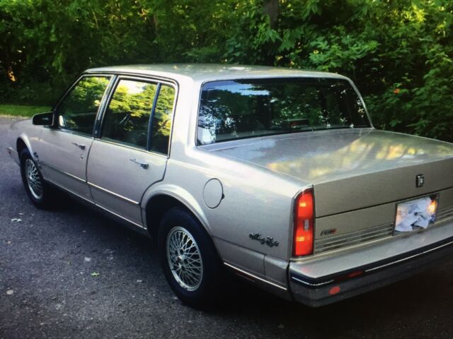 1988 Oldsmobile Ninety-Eight - photo 8
