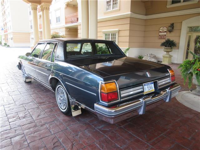 1985 Oldsmobile Eighty-Eight Delta 88 Royale Brougham - photo 3