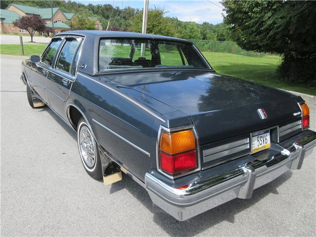 1985 Oldsmobile Eighty-Eight Delta 88 Royale Brougham - photo 9