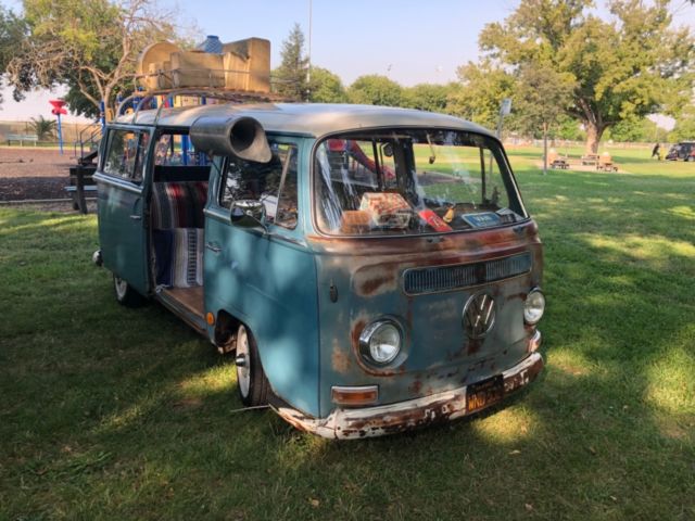 Deluxe 1968 Lowered VW Bus Survivor. Original Paint 1968 Volkswagen Bus/Vanagon Deluxe