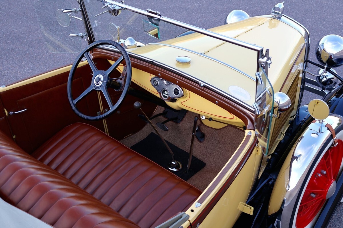 1931 Ford Model A Deluxe Oldtimer full of prewar goodies as a Packard - photo 12