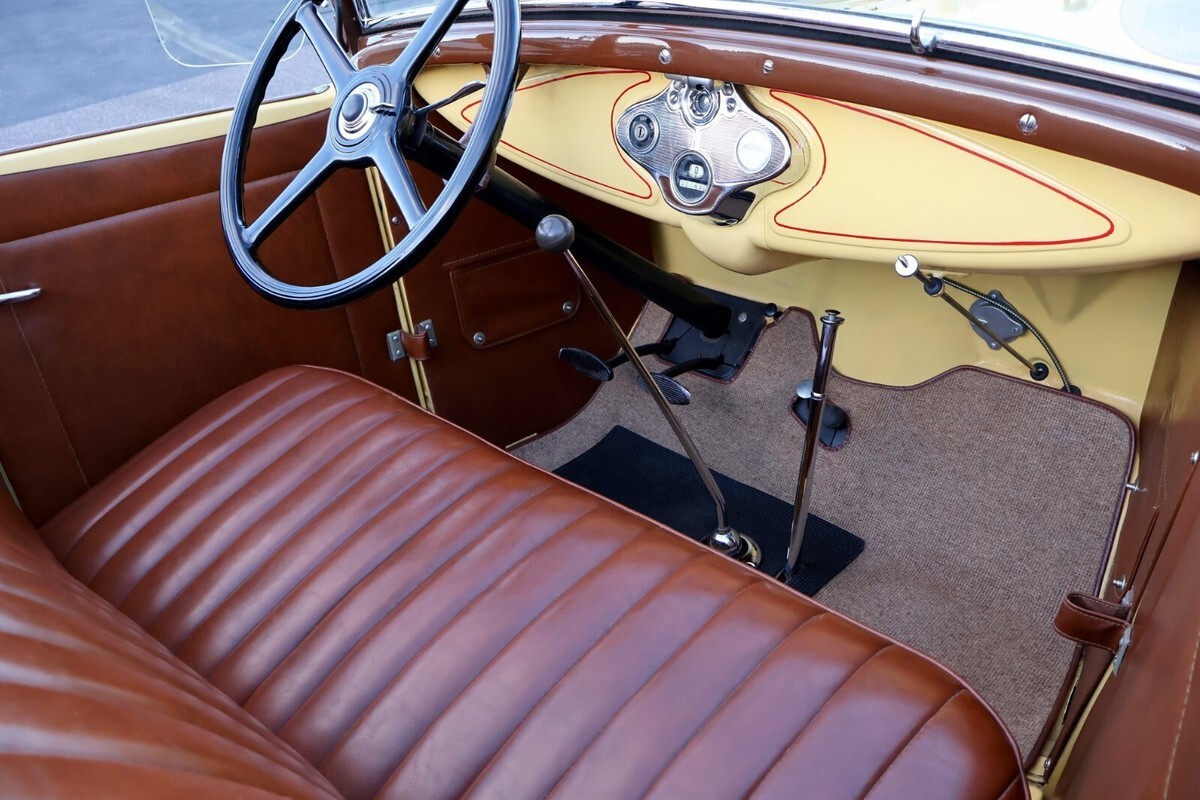 1931 Ford Model A Deluxe Oldtimer full of prewar goodies as a Packard - photo 13