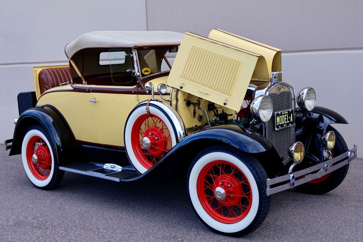 1931 Ford Model A Deluxe Oldtimer full of prewar goodies as a Packard - photo 3
