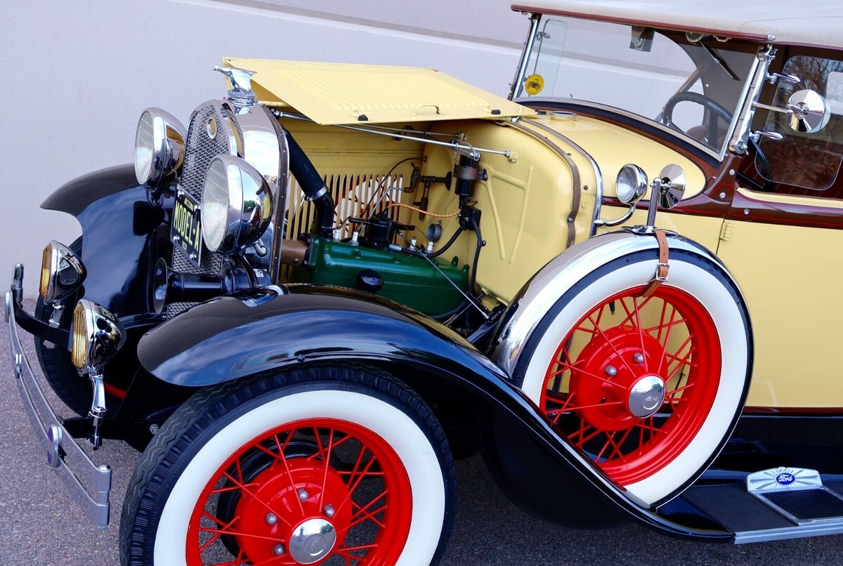 1931 Ford Model A Deluxe Oldtimer full of prewar goodies as a Packard - photo 5