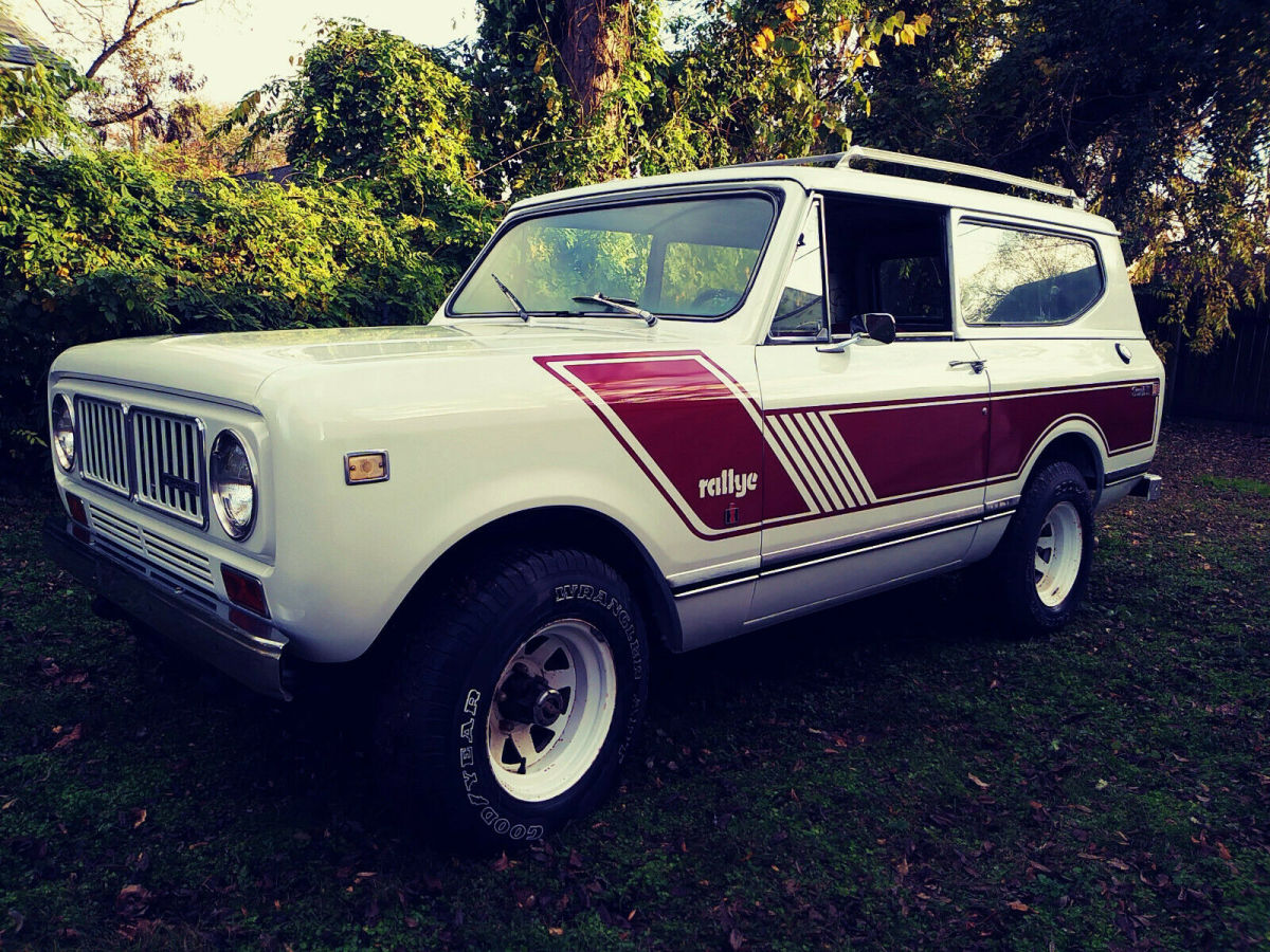 Deluxe edition, V8 Automatic AC Disk, New Paint/interior. Like Ford Bronco 1973 International Harvester Scout