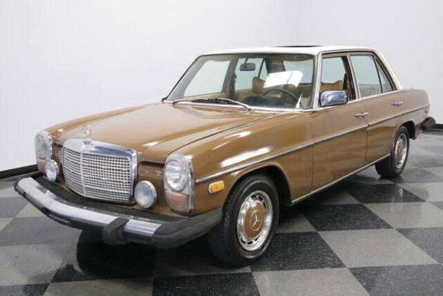 1976 Mercedes-Benz 200-Series -- - photo 6
