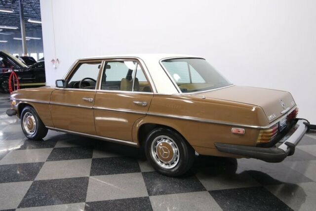 1976 Mercedes-Benz 200-Series -- - photo 9