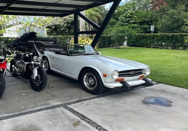Desirable Tirumph TR-6 convertible with Hardtop option, recently painted. 1974 Triumph TR-6