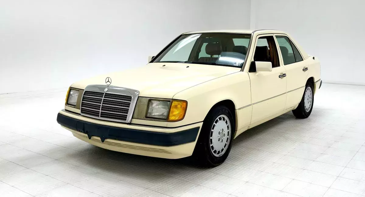 Diamond In The Rough/2.5L Turbo Diesel I5/4-Speed Auto/Mercedes Quality 1993 Mercedes-Benz 300-Series 2.5 Turbo Sedan
