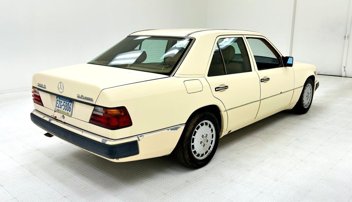 1993 Mercedes-Benz 300-Series 2.5 Turbo Sedan - photo 5