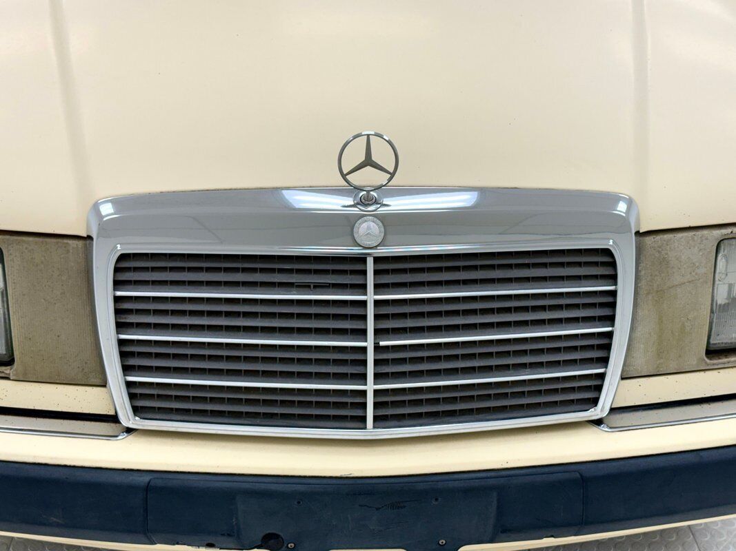 1993 Mercedes-Benz 300-Series 2.5 Turbo Sedan - photo 9