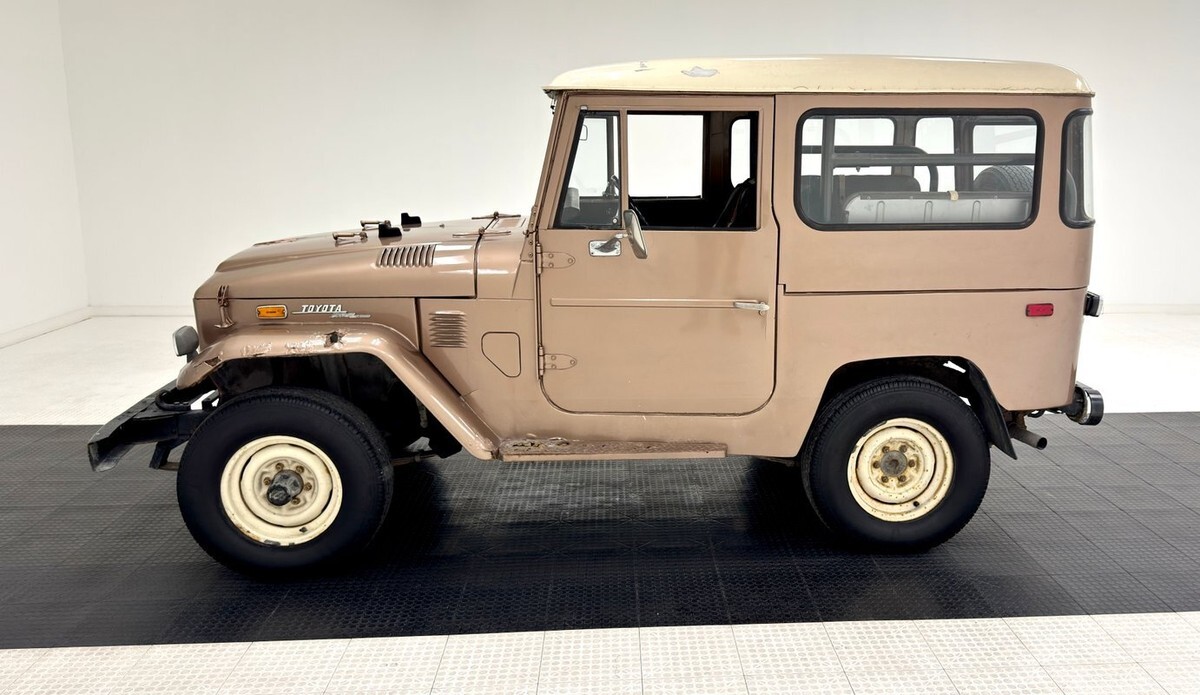 1973 Toyota Land Cruiser FJ40 - photo 2