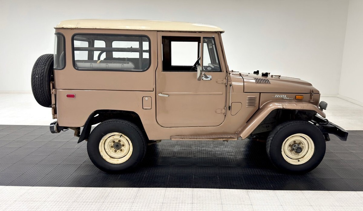 1973 Toyota Land Cruiser FJ40 - photo 6