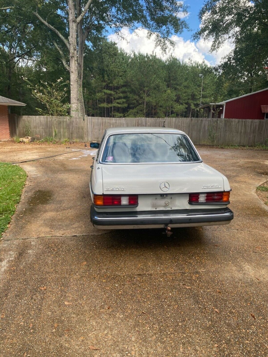 1980 Mercedes-Benz 200-Series - photo 10