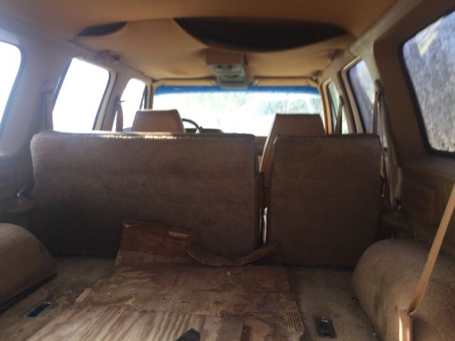 1989 GMC Suburban SLT - photo 8