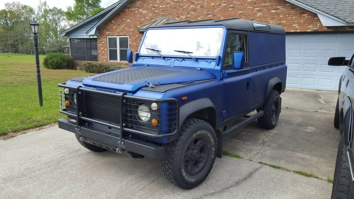 Diesel Turbo with Leather seats, Brush guard, step bars and custom metal work 1984 Land Rover Defender