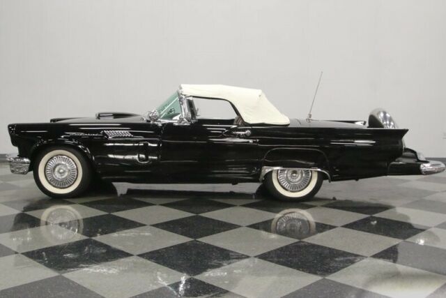 1957 Ford Thunderbird -- - photo 3