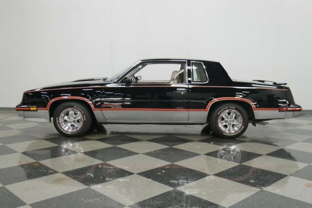 1983 Oldsmobile Cutlass Hurst/Olds - photo 3