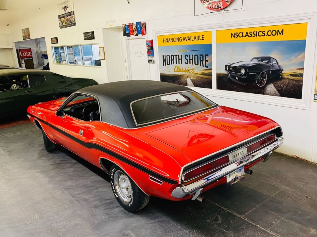 1970 Dodge Challenger - PRICE DROP - 340 ENGINE - SUPER CLEAN - SEE VIDE - photo 3