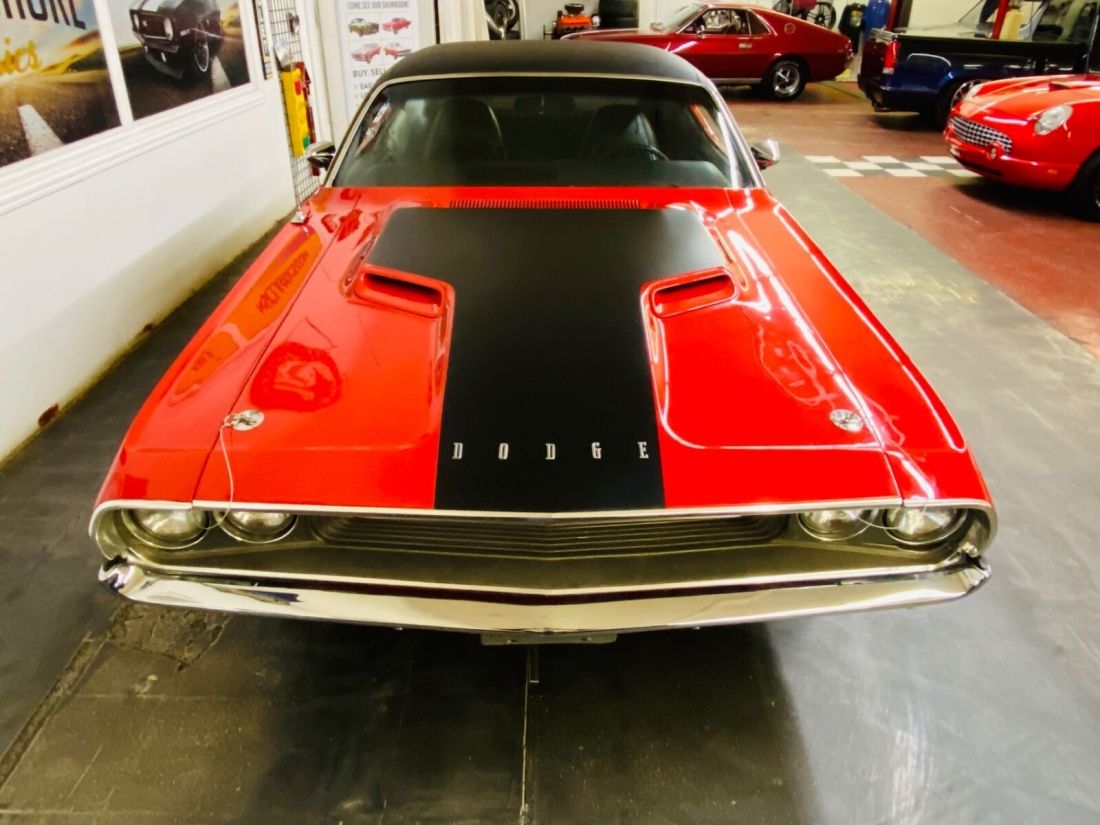 1970 Dodge Challenger - PRICE DROP - 340 ENGINE - SUPER CLEAN - SEE VIDE - photo 8