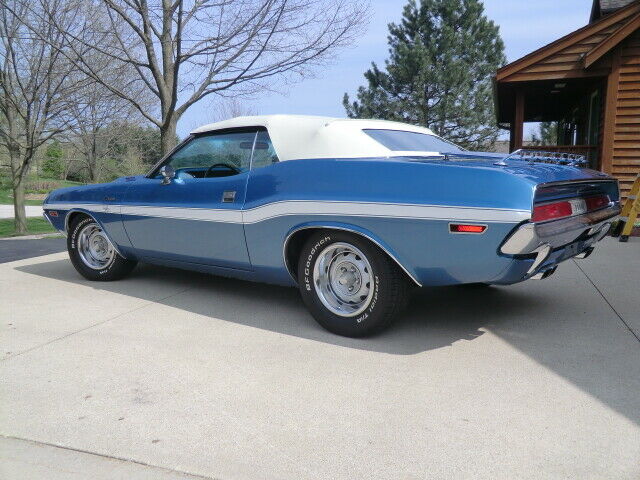 1970 Dodge Challenger R/T - photo 2