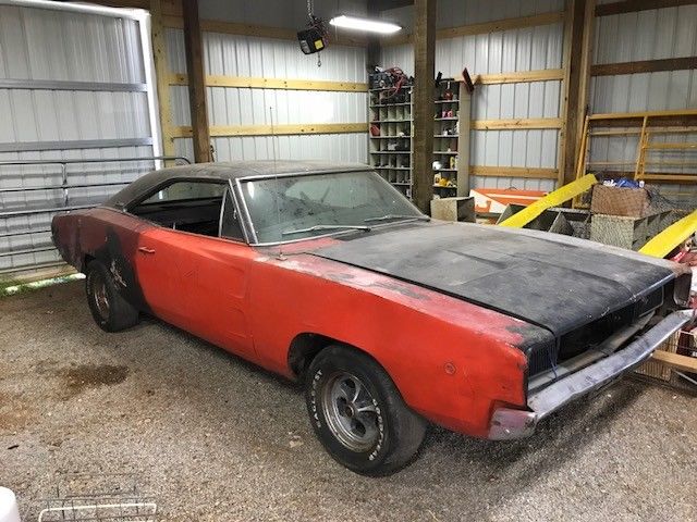Dodge Charger 1968 with Original Build Sheet. Only 31,766 Miles on this Car! 1968 Dodge Charger