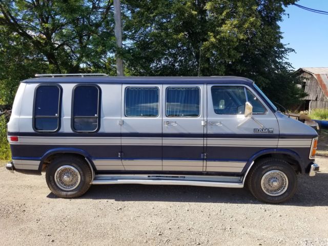 1984 Dodge Ram Van - photo 3