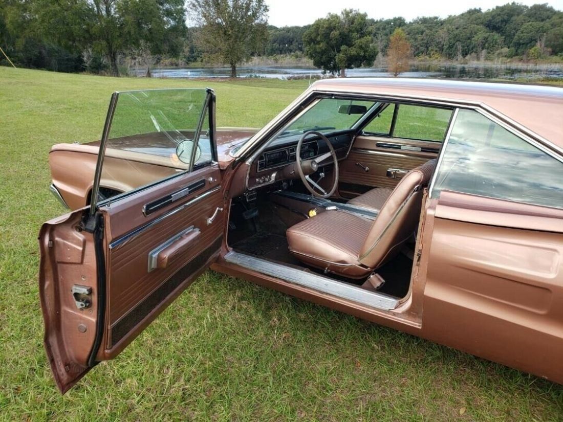 1967 Dodge Coronet V8 - photo 8