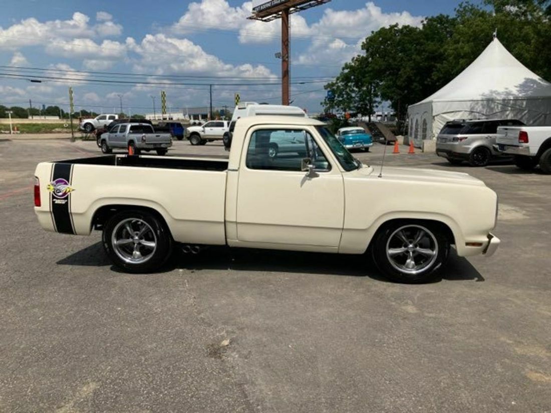Dodge D100 Short Box,Bumble Bee REAR Bed stripe, New Crate 318 Bored to300HP 1979 Dodge Other Pickups d100 Restro Mod