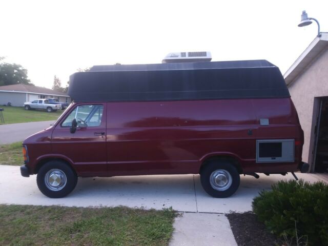1989 Dodge Ram Van - photo 2