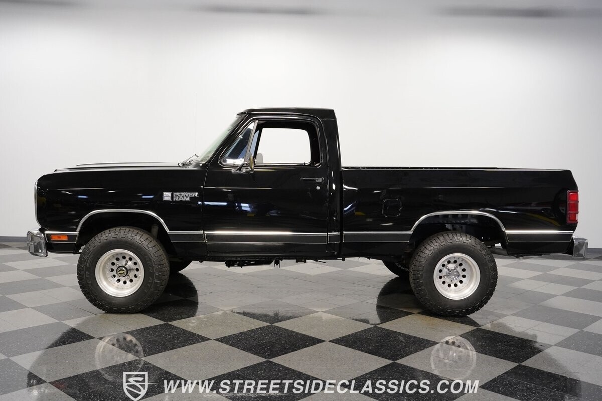 1987 Dodge Power Ram W150 4X4 - photo 3