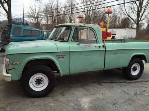 DODGE POWERWAGON 1971 Dodge Power Wagon W-200
