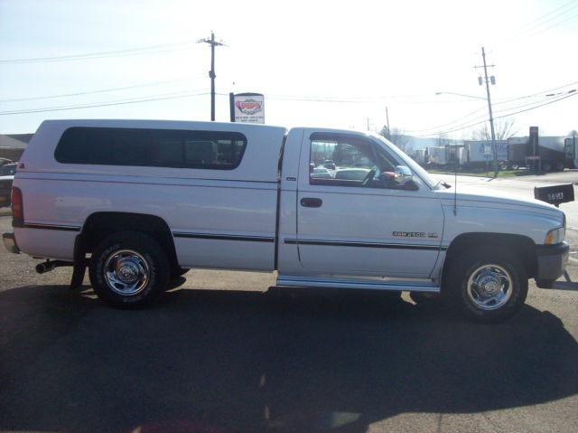 Dodge Ram 2500 SLT Pick-up Truck Automatic V8 3/4 Ton 94 1994 2WD Auto 5.9 Liter 1994 Dodge Ram 2500