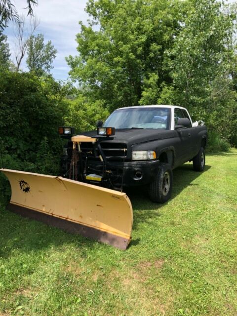 DODGE RAM 2500 with plow. Quad Cab 167k miles Auto 4x4 Cummins 5.9l DIESEL 1980 Dodge Ram 2500