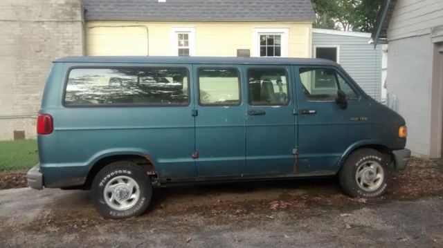 DODGE RAM B150 HUGE CARGO UTILITY PAINTING SCRAPPING HAULING VAN 1994 Dodge B150