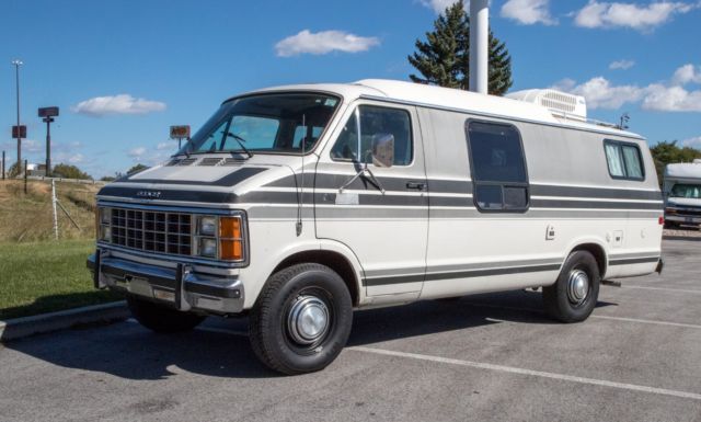 1984 Dodge Ram Van - photo 2
