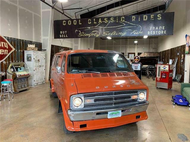 1977 Dodge Ram Van Tradesman B200 - photo 2