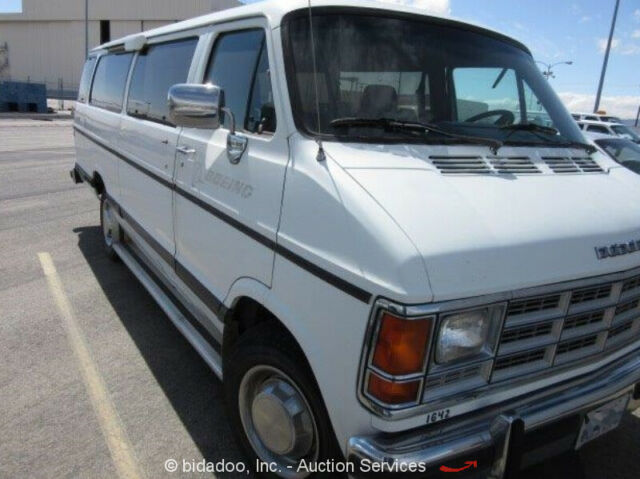 Dodge Ram Wagon B350 Multi-Purpose 11-Passenger Van 4-Speed 5.9L V8 bidadoo 1993 Dodge Ram Van