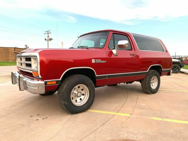 DODGE RAMCHARGER RAM CHARGER ONLY 7K MILES! SUPER NICE 4X4 FUEL INJECTED 1988 1988 Dodge Ramcharger
