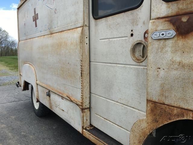 1961 Dodge P300 Routevan 125' Dually - photo 3
