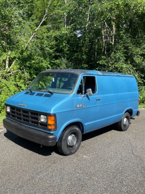 1989 Dodge B150 - photo 2