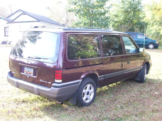 1993 Dodge Grand Caravan - photo 2
