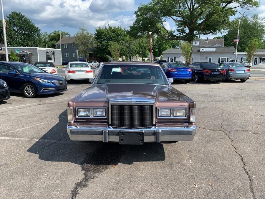 1988 Lincoln Town Car SIGNATURE - photo 2