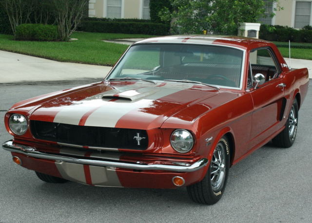 1966 Ford Mustang COUPE RESTORED - A/C - 200 MILES - photo 2