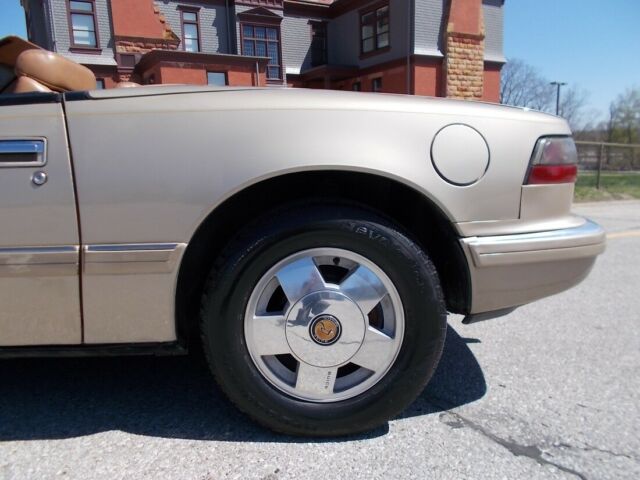 1990 Buick Reatta - photo 11