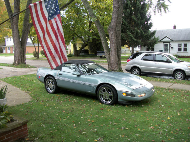Drop top c4 loaded leather cold air L98 350 tpi low mile 96 California body kit 1990 Chevrolet Corvette Base Convertible 2-Door