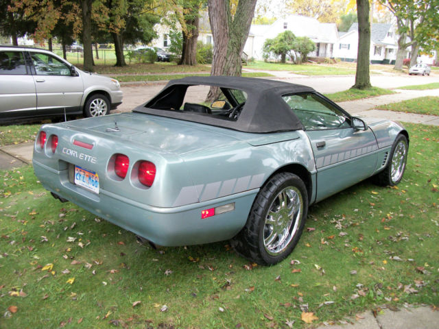 1990 Chevrolet Corvette Base Convertible 2-Door - photo 4